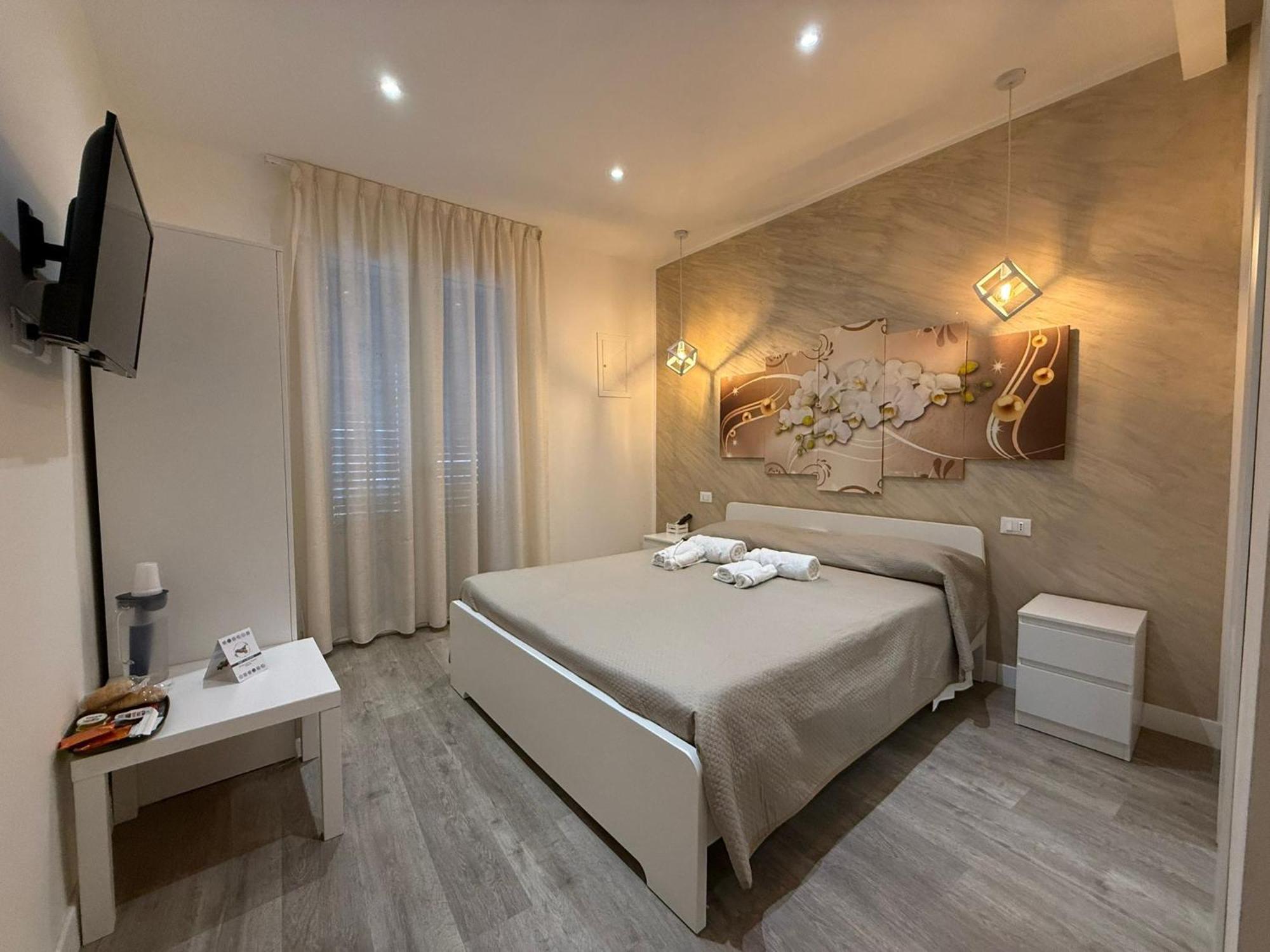 Double Room Private Bathroom